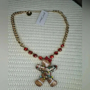 Betsy Johnson Big Jolly Ginger Bread Man Rhinestone Christmas Holiday Necklace.